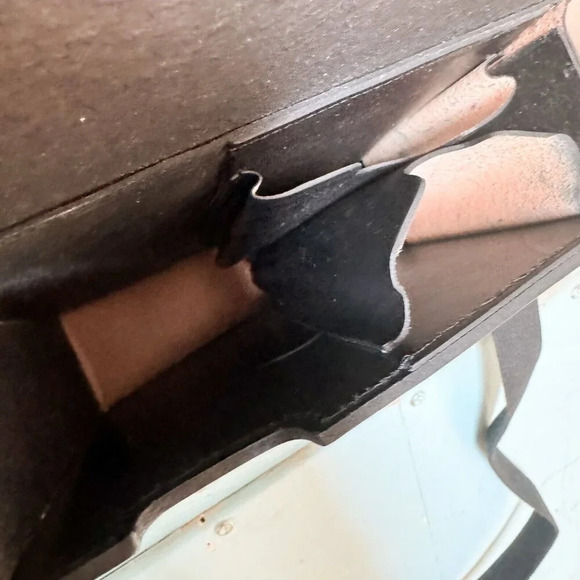 Black Leather Deadstock Brand  New Men's Crossbody Bag - Picture 9 of 9